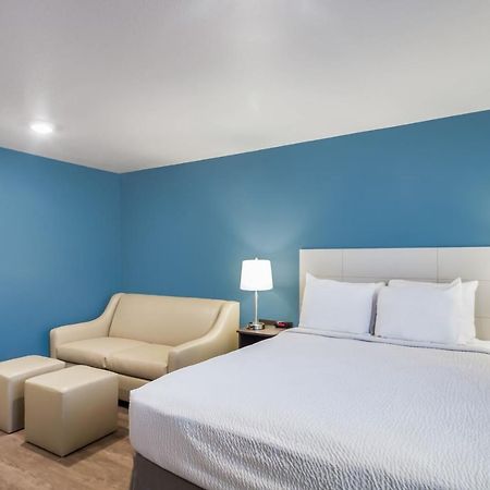 Woodspring Suites Chicago Addison Exterior photo
